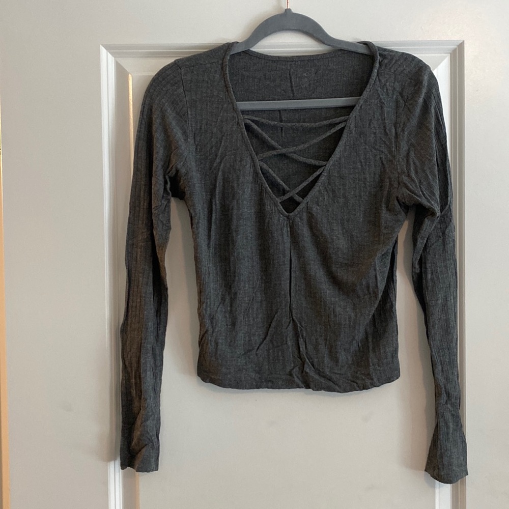 Gray long sleeve crop top
